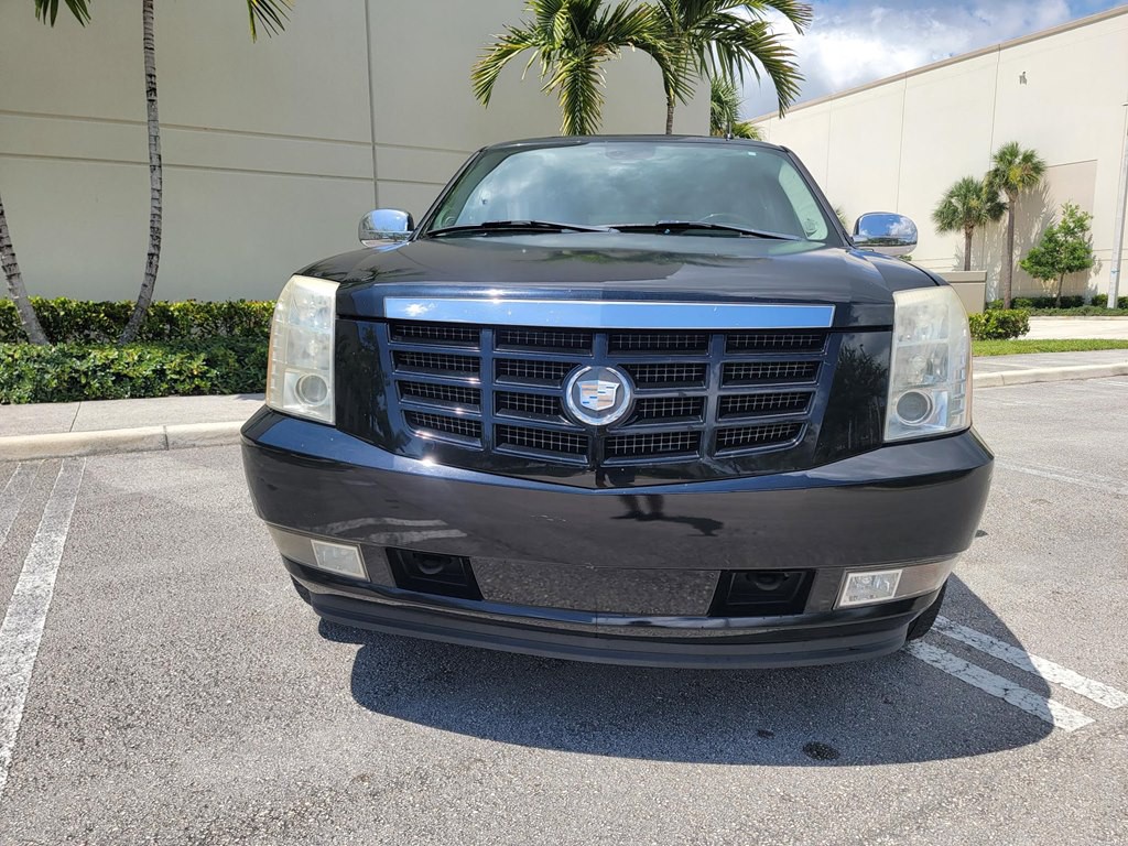 2007 Cadillac Escalade Image 2