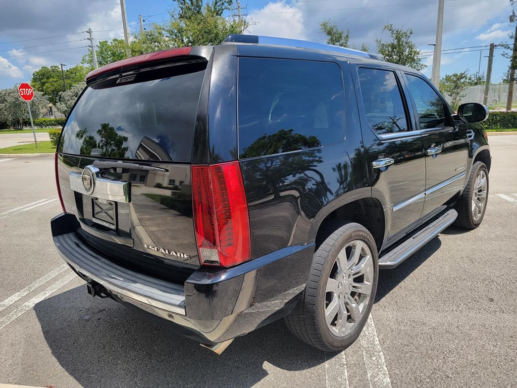 2007 Cadillac Escalade Image 8
