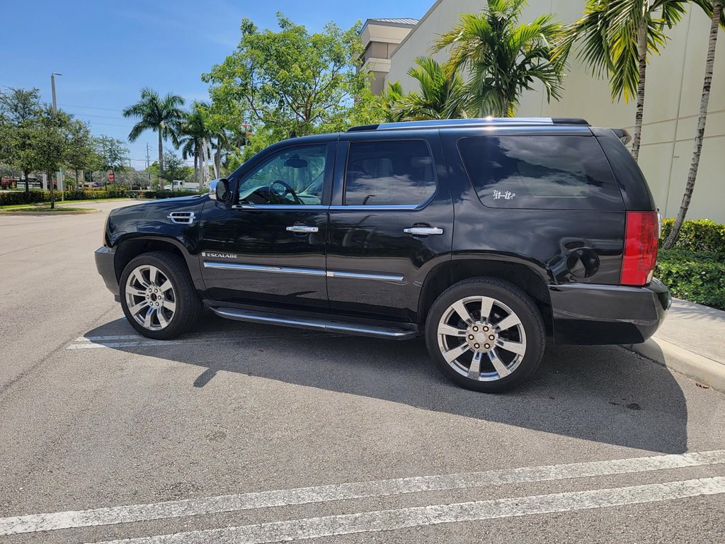 2007 Cadillac Escalade Image 10