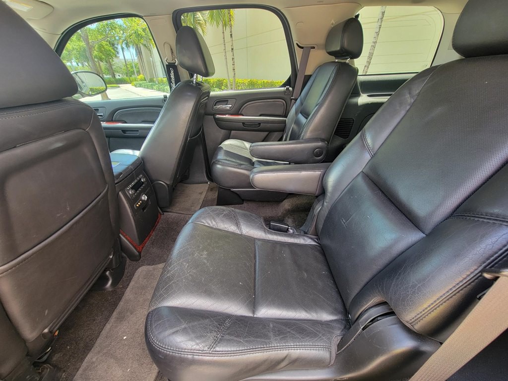 2007 Cadillac Escalade Image 12