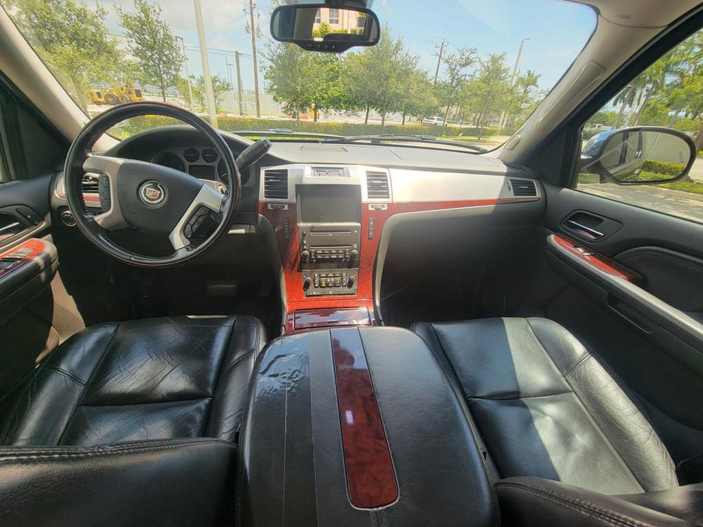 2007 Cadillac Escalade Image 13