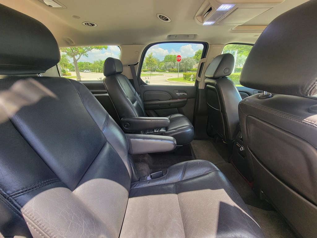 2007 Cadillac Escalade Image 18