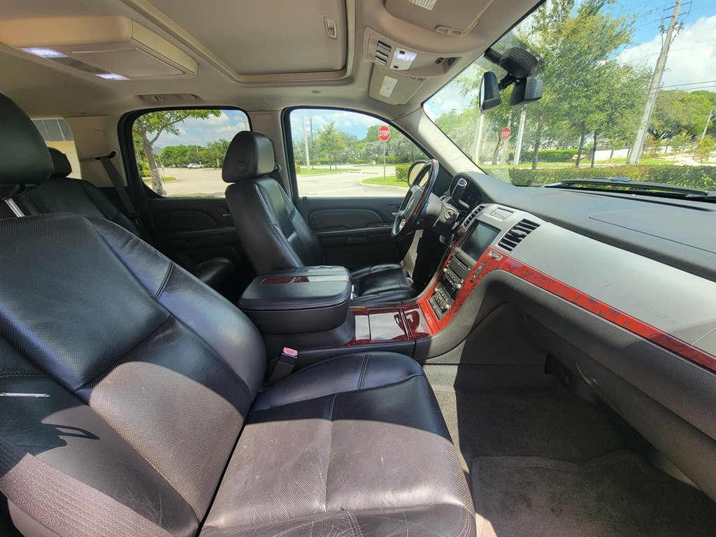 2007 Cadillac Escalade Image 19