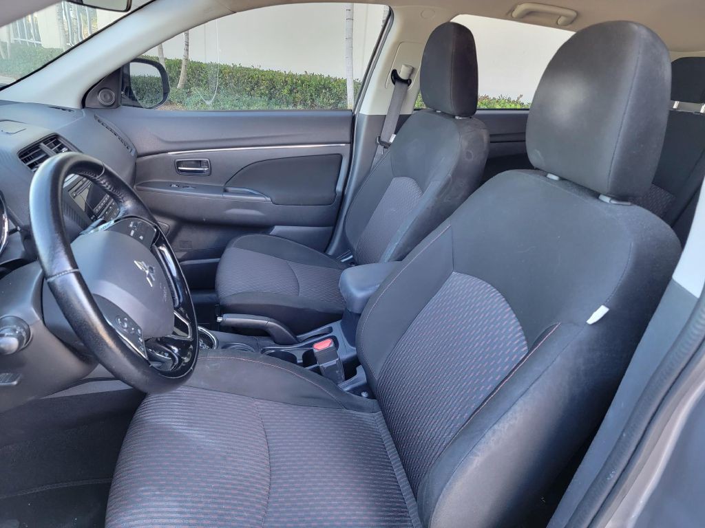 2017 Mitsubishi Outlander Image 11