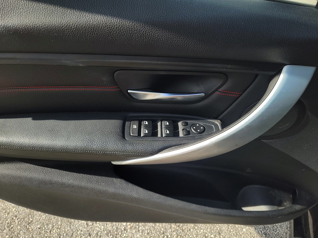 2014 BMW 3 Series Image 18