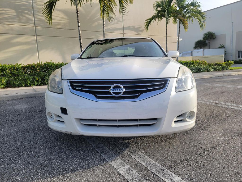 2011 Nissan Altima Image 2