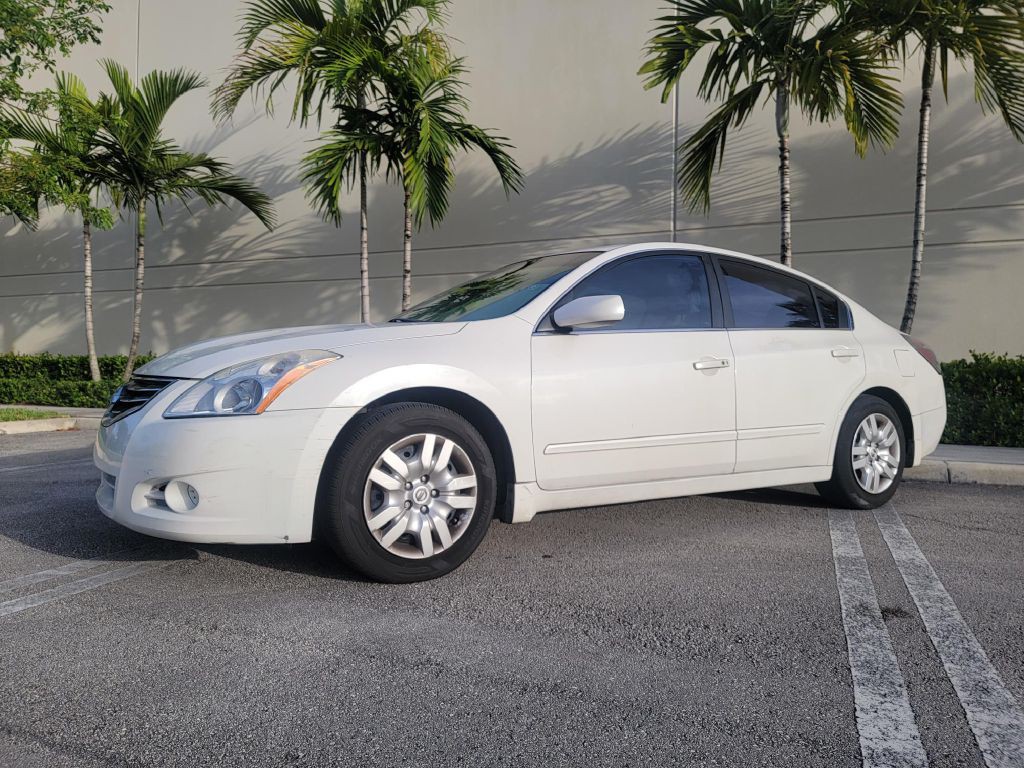2011 Nissan Altima Image 3