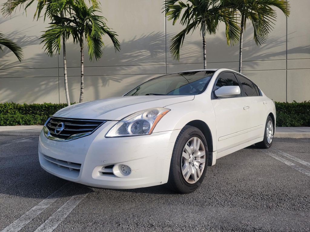 2011 Nissan Altima Image 1