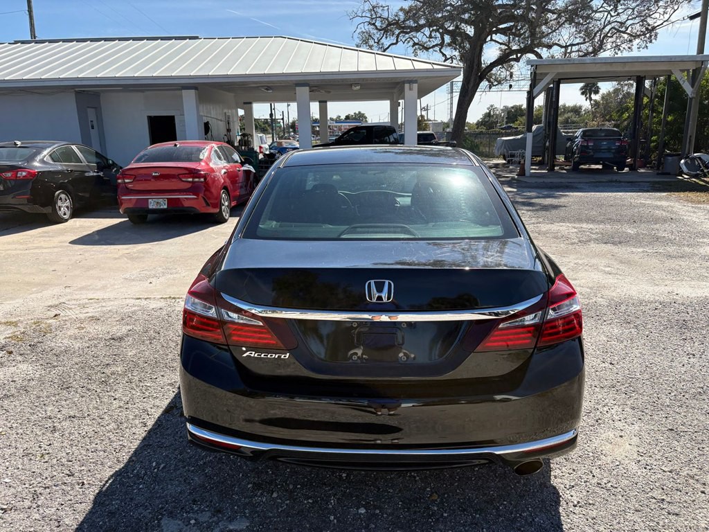 2017 Honda Accord Image 4