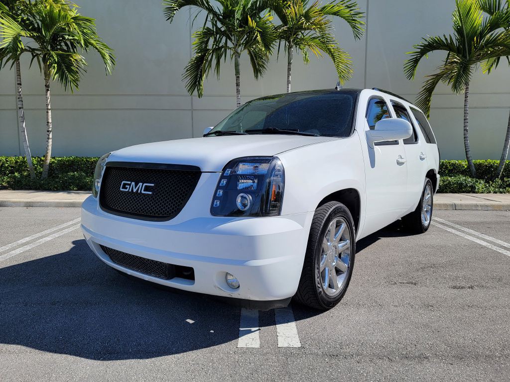 2011 GMC Yukon Image 2