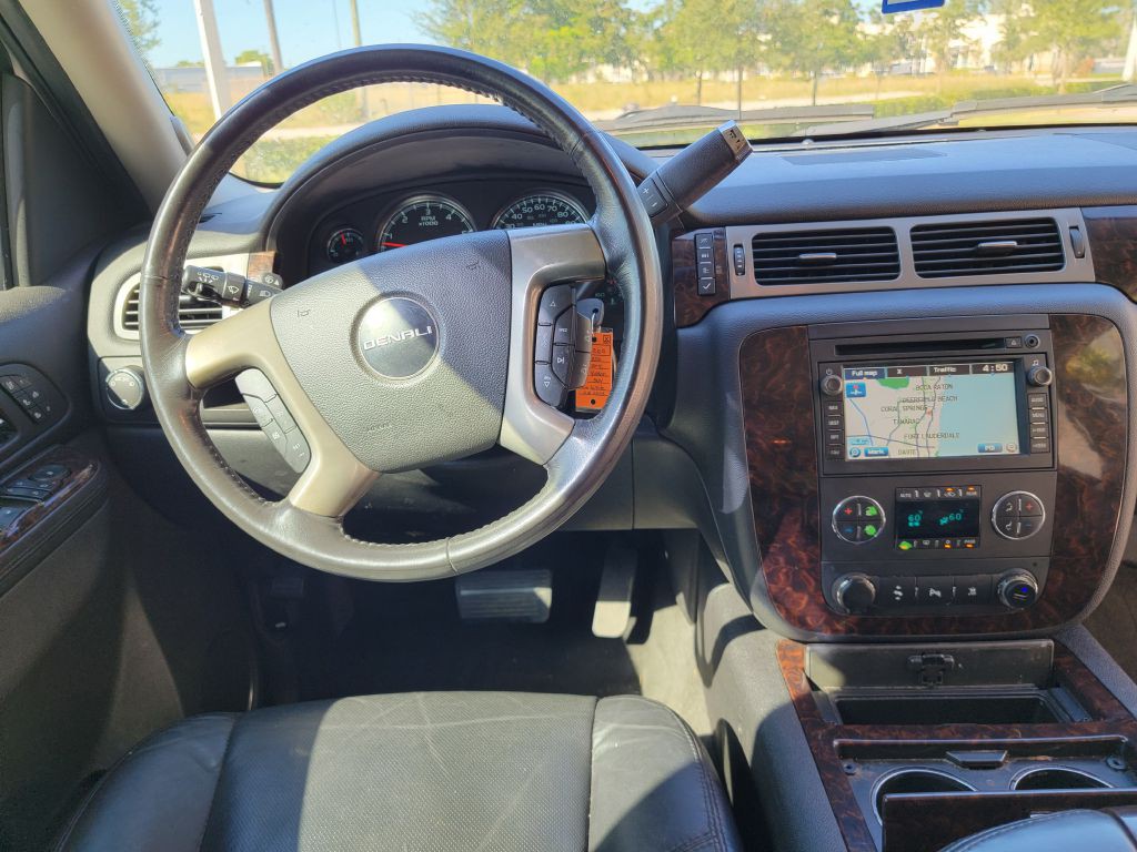2011 GMC Yukon Image 10