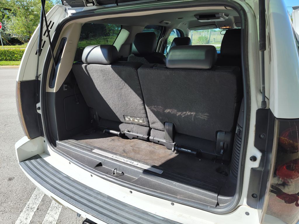 2011 GMC Yukon Image 17