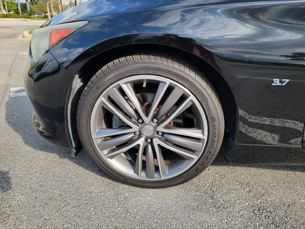 2014 INFINITI Q50 Image 9