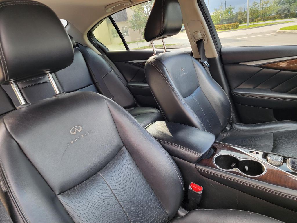 2014 INFINITI Q50 Image 15