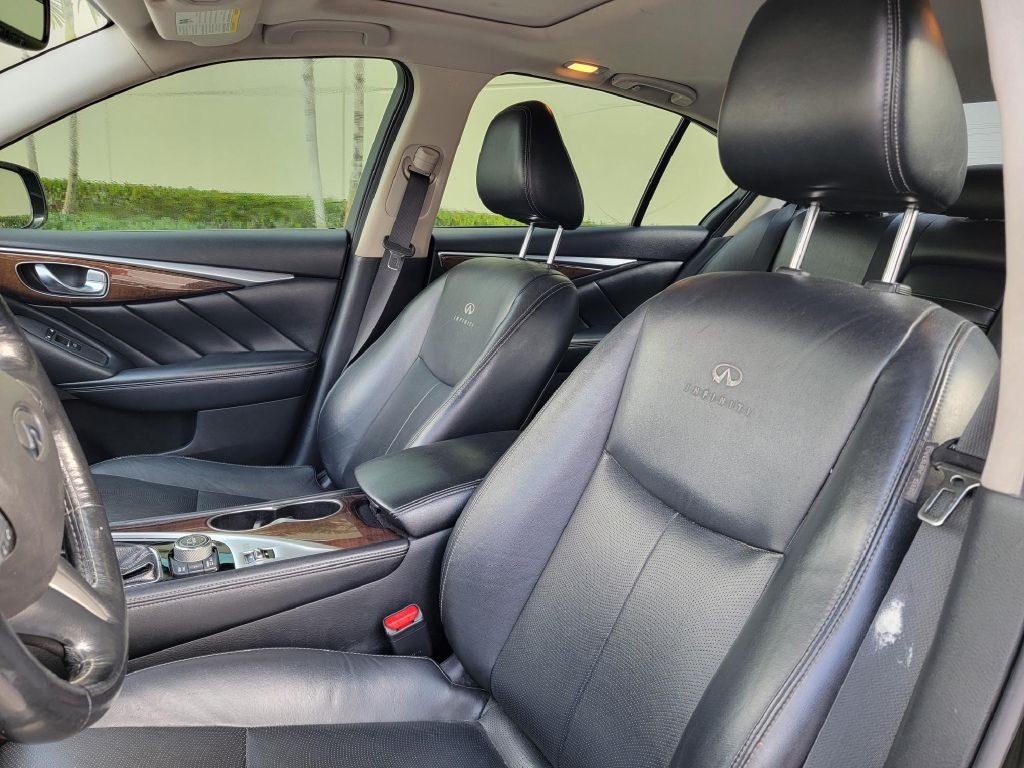 2014 INFINITI Q50 Image 18