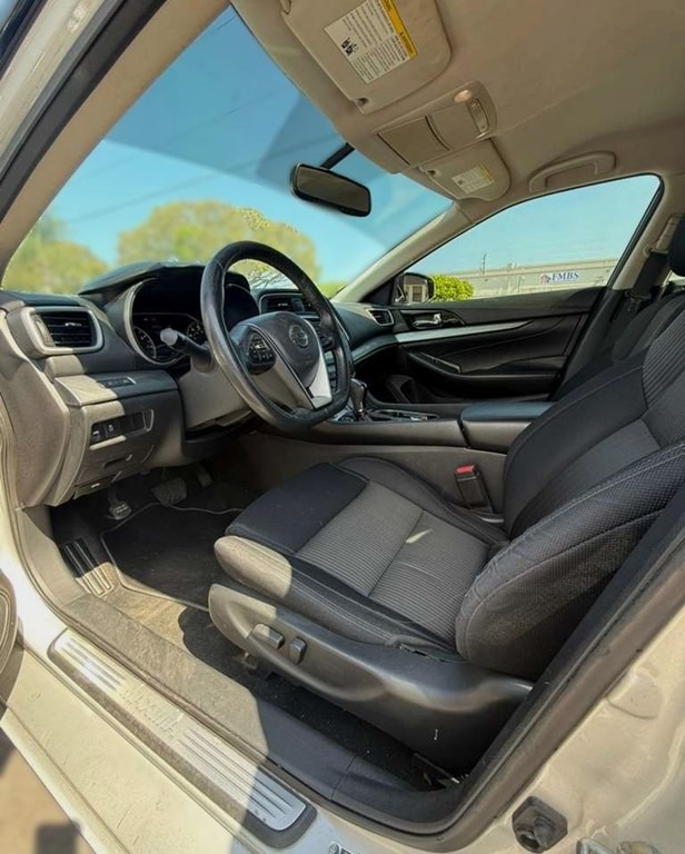2016 Nissan Maxima Image 9