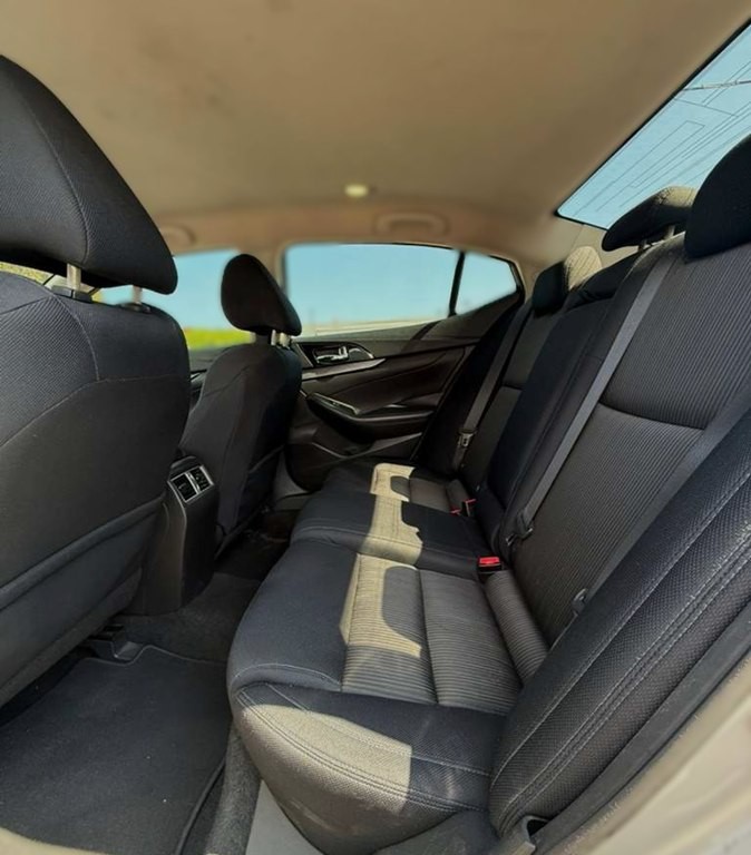 2016 Nissan Maxima Image 10
