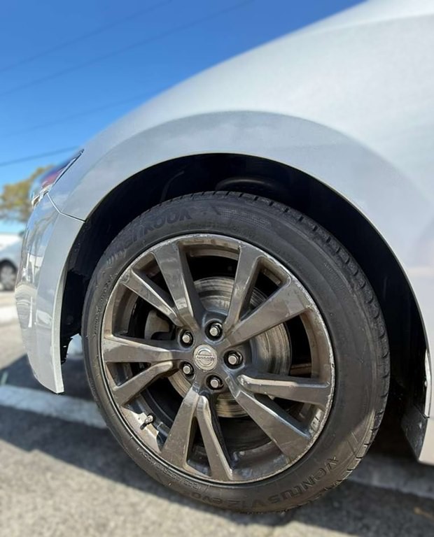 2016 Nissan Maxima Image 11