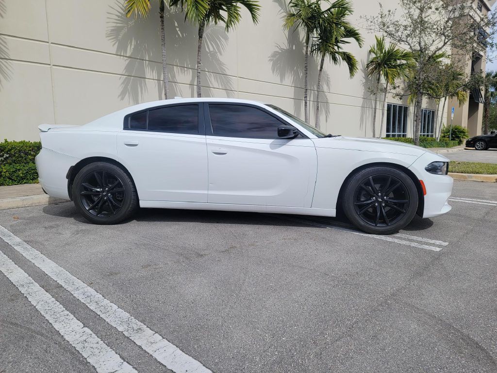 2017 Dodge Charger Image 2