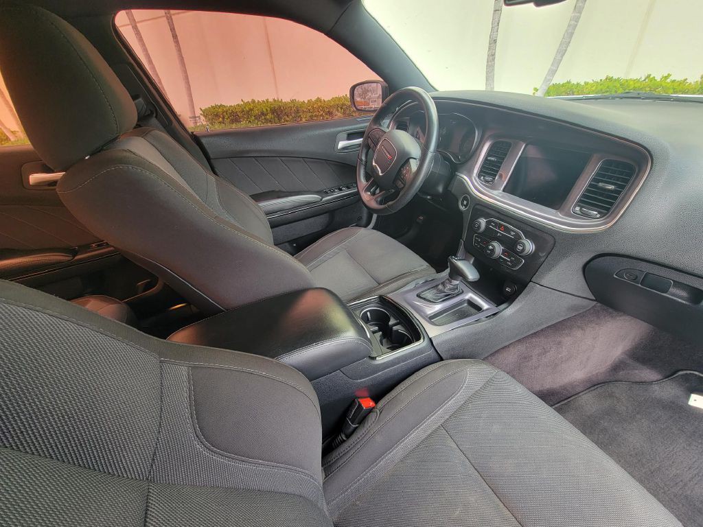 2017 Dodge Charger Image 9