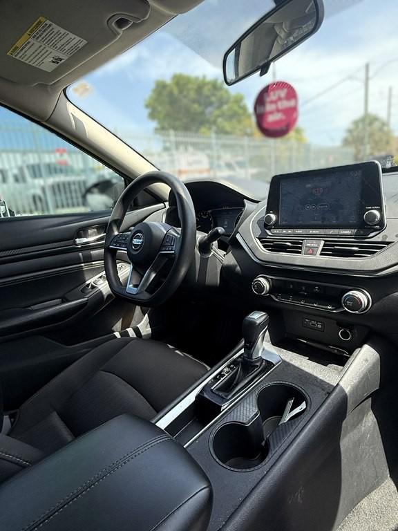 2020 Nissan Altima Image 7