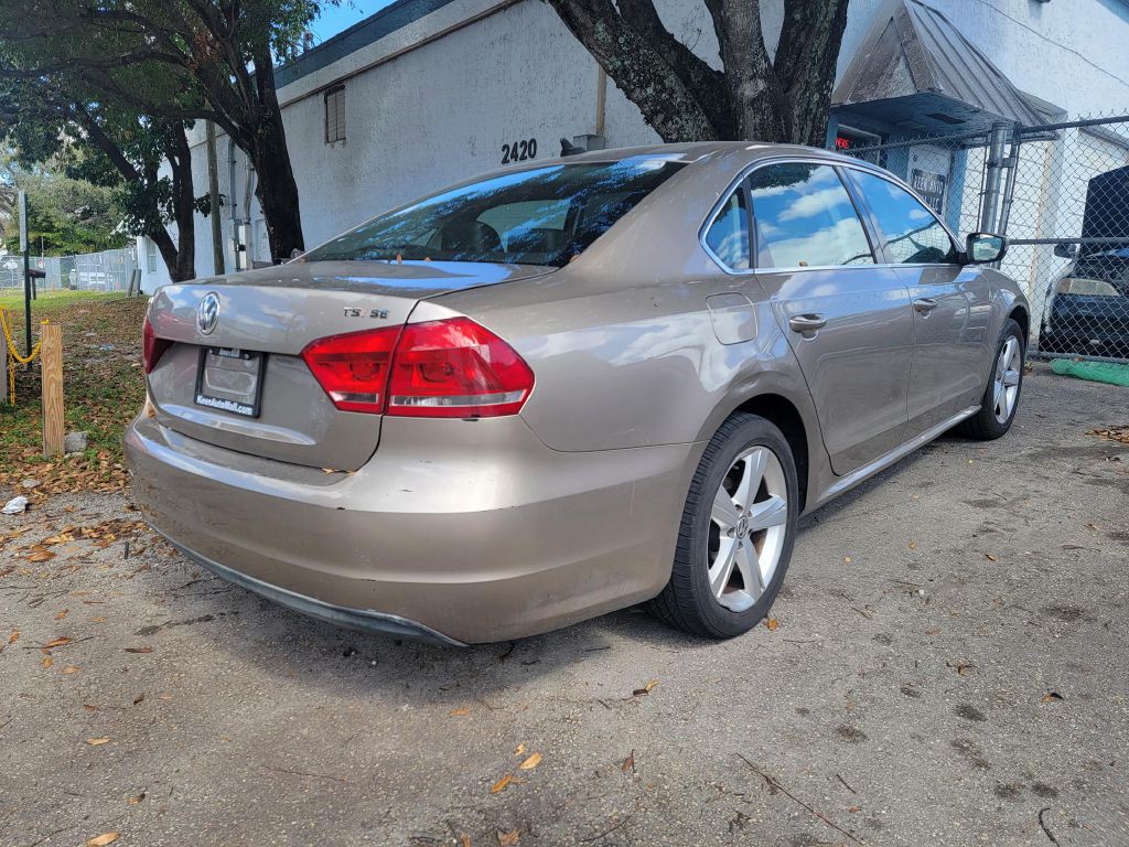 2015 Volkswagen Passat Image 2