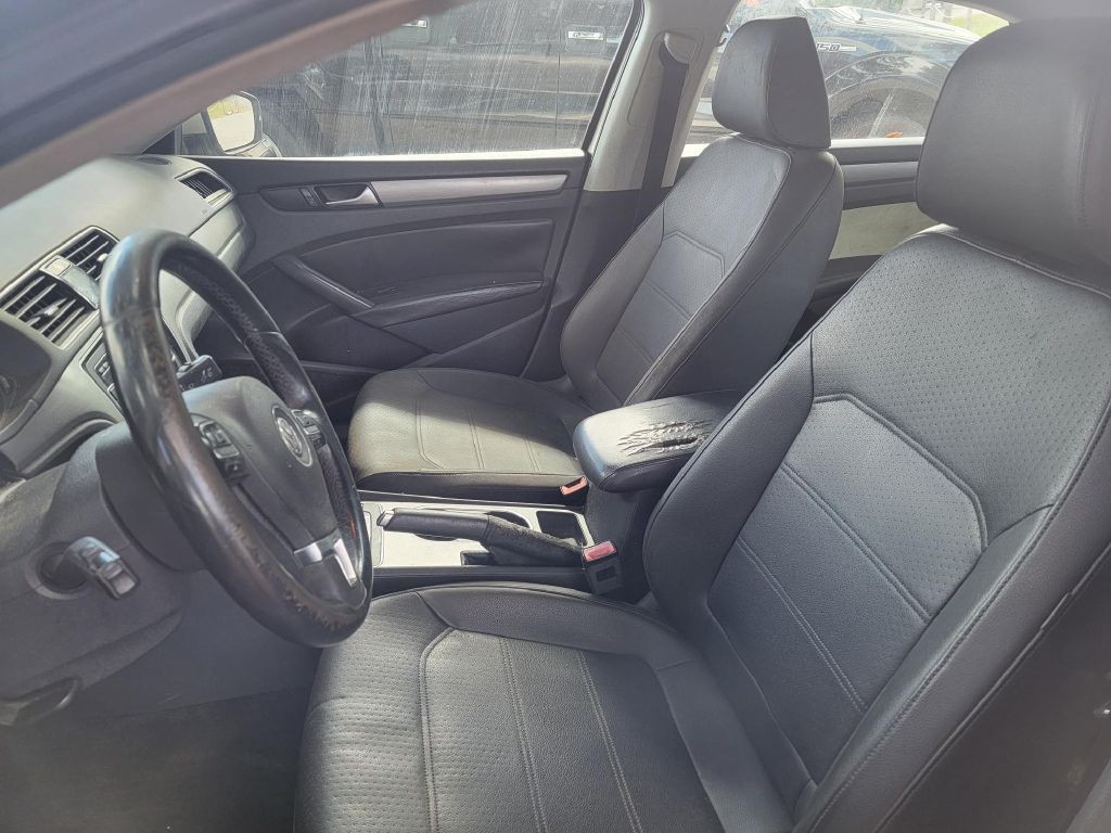 2015 Volkswagen Passat Image 5