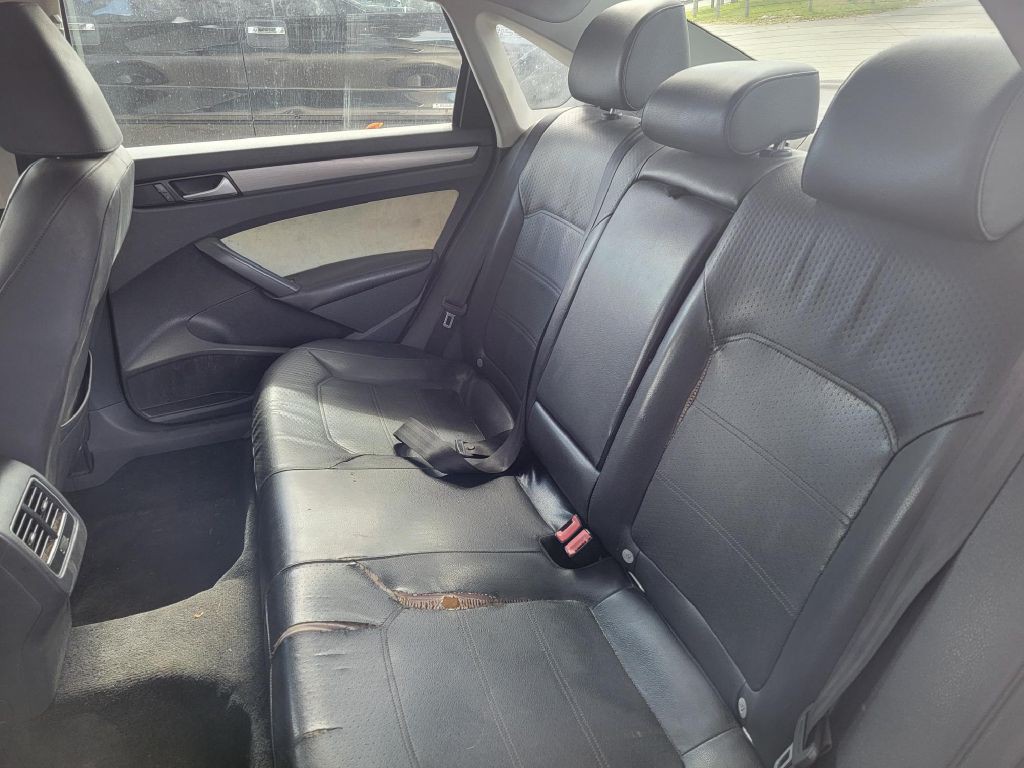 2015 Volkswagen Passat Image 6