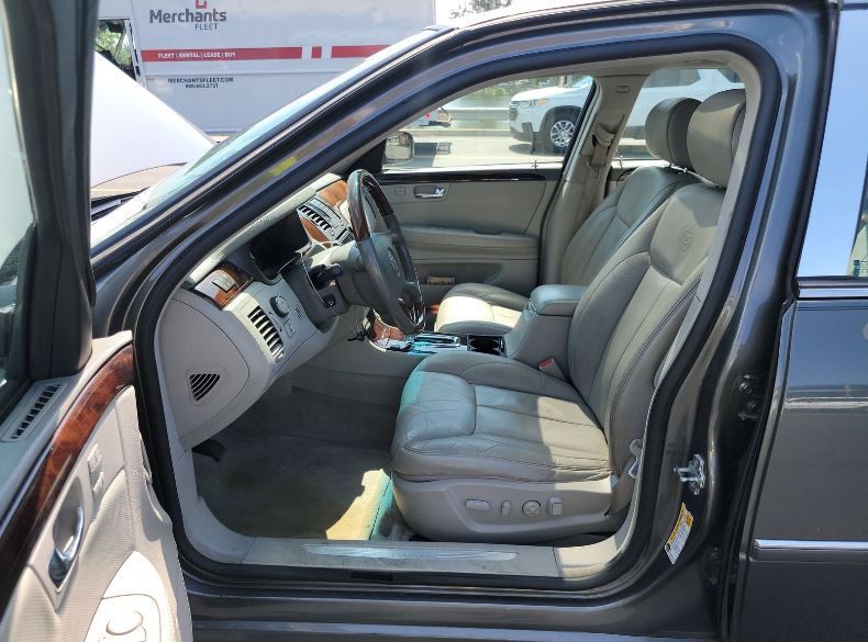 2007 Cadillac DTS Image 9