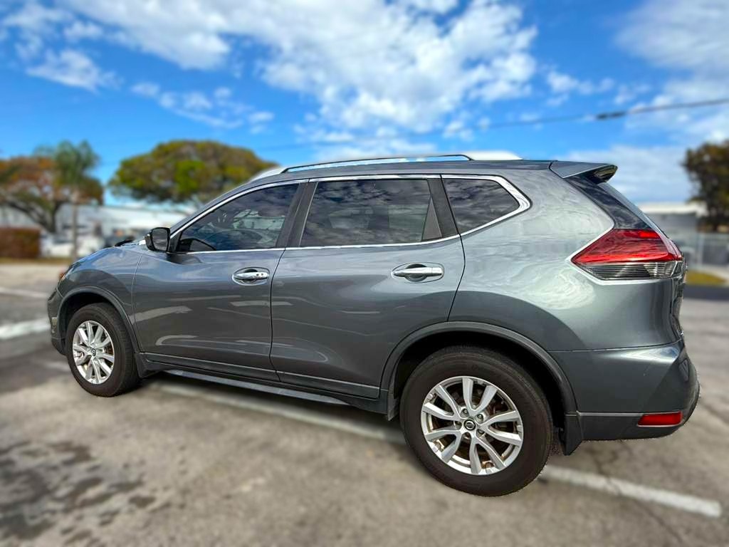 2018 Nissan Rogue Image 2