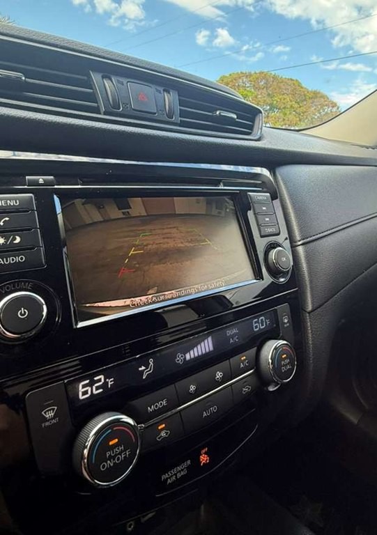 2018 Nissan Rogue Image 8