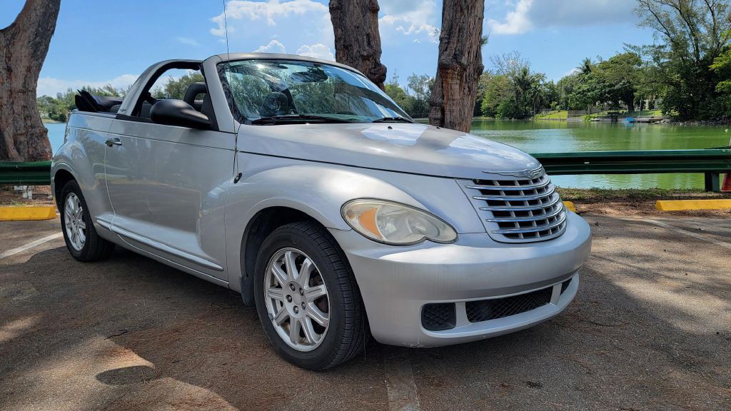 2007 Chrysler PT Cruiser Image 4