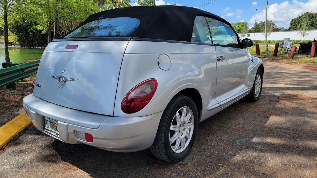 2007 Chrysler PT Cruiser Image 8