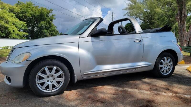 2007 Chrysler PT Cruiser Image 2
