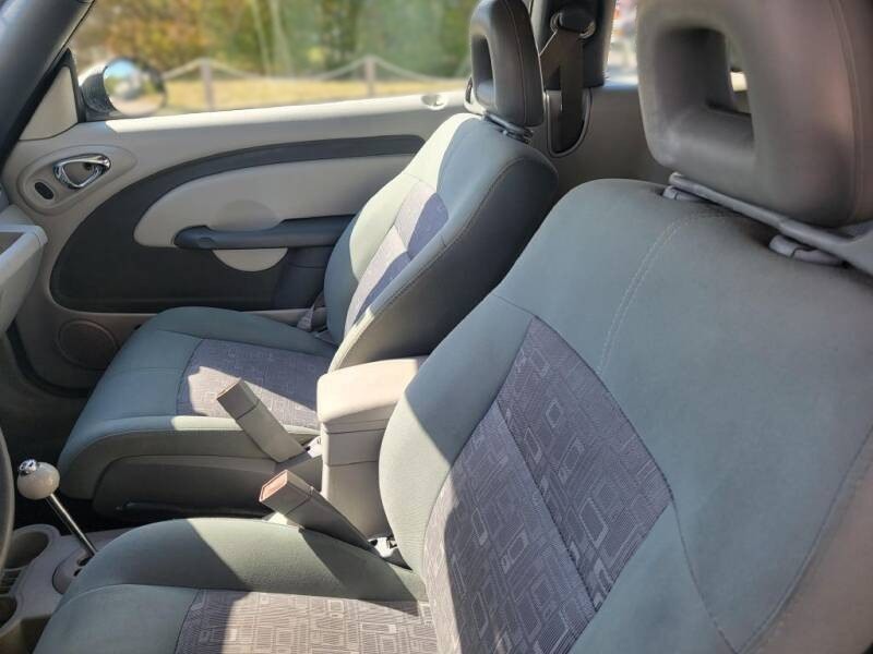 2007 Chrysler PT Cruiser Image 12