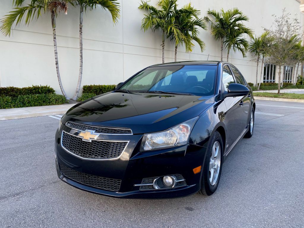 2011 Chevrolet Cruze Image 2