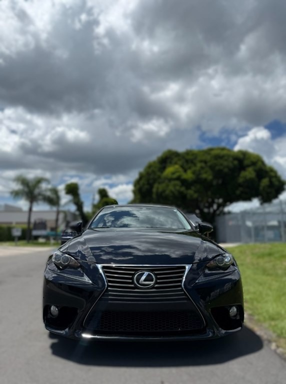 2014 Lexus IS Image 2