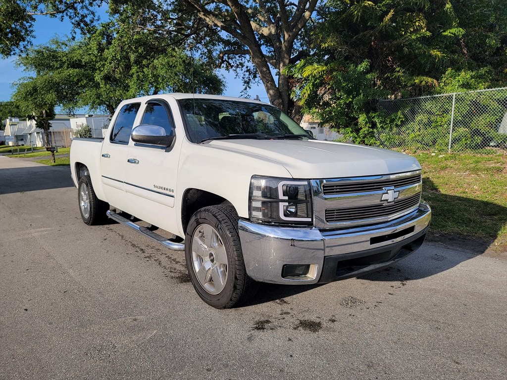 2011 Chevrolet Silverado 1500 Image 3