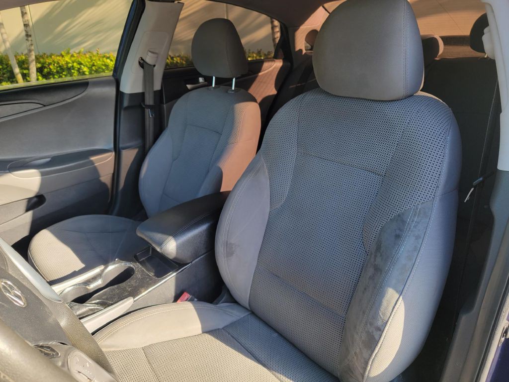 2013 Hyundai Sonata Image 9