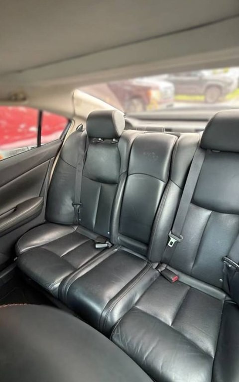 2012 Nissan Maxima Image 5