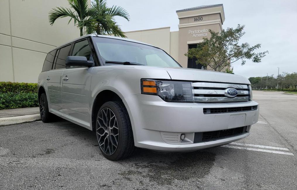 2009 Ford Flex Image 2