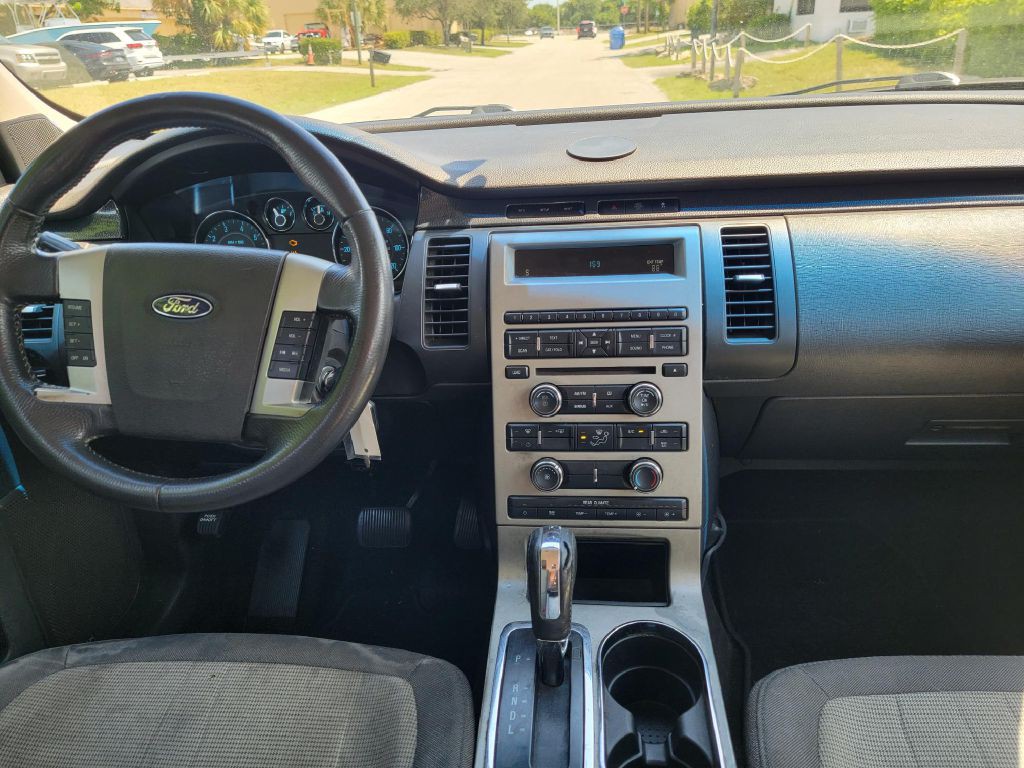 2009 Ford Flex Image 10