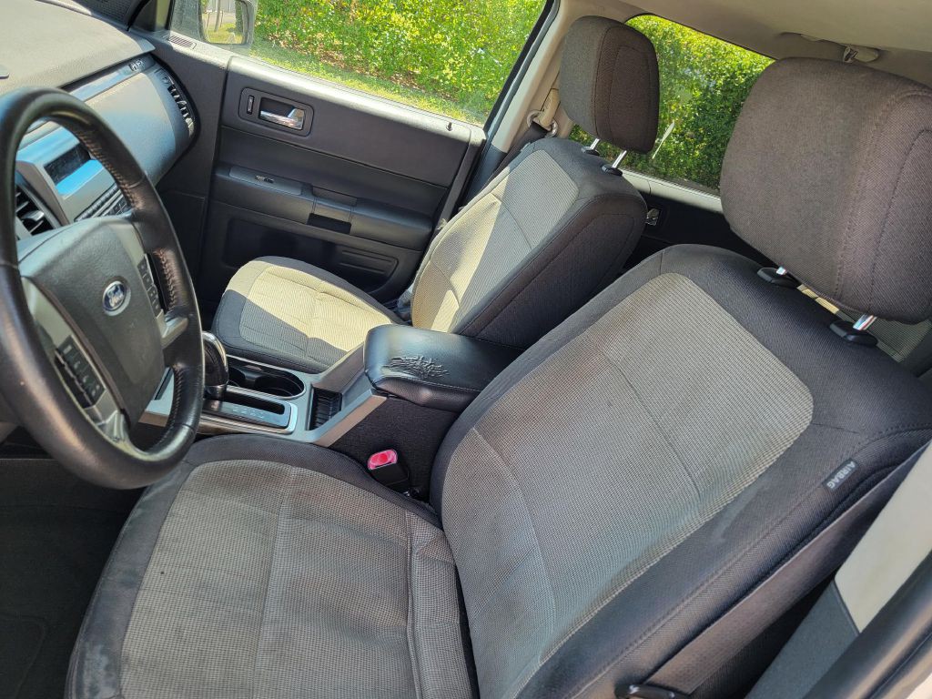 2009 Ford Flex Image 12