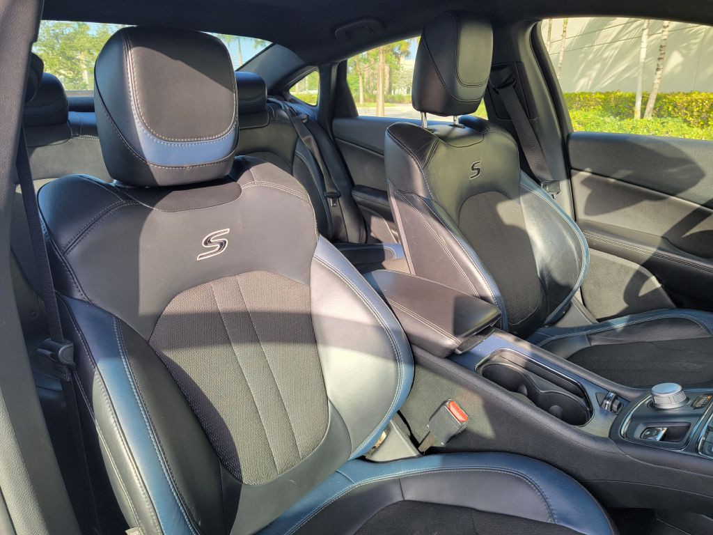 2015 Chrysler 200 Image 13
