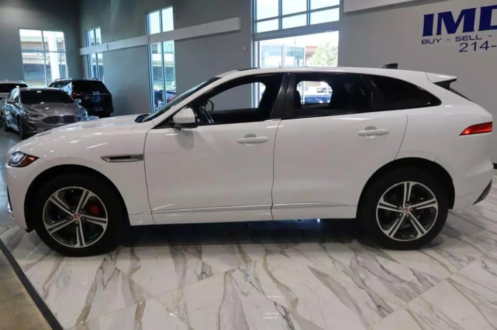 2020 Jaguar F-PACE Image 8