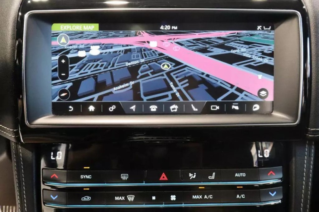 2020 Jaguar F-PACE Image 20