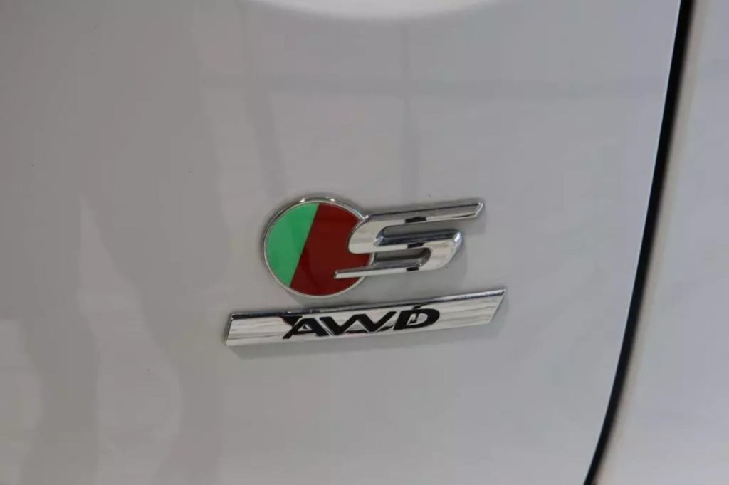 2020 Jaguar F-PACE Image 36