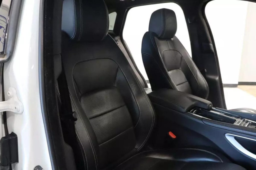 2020 Jaguar F-PACE Image 43