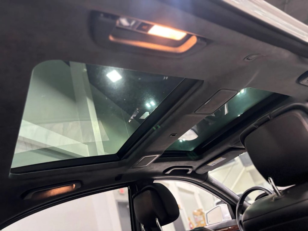 2013 Mercedes-Benz S-Class Image 32