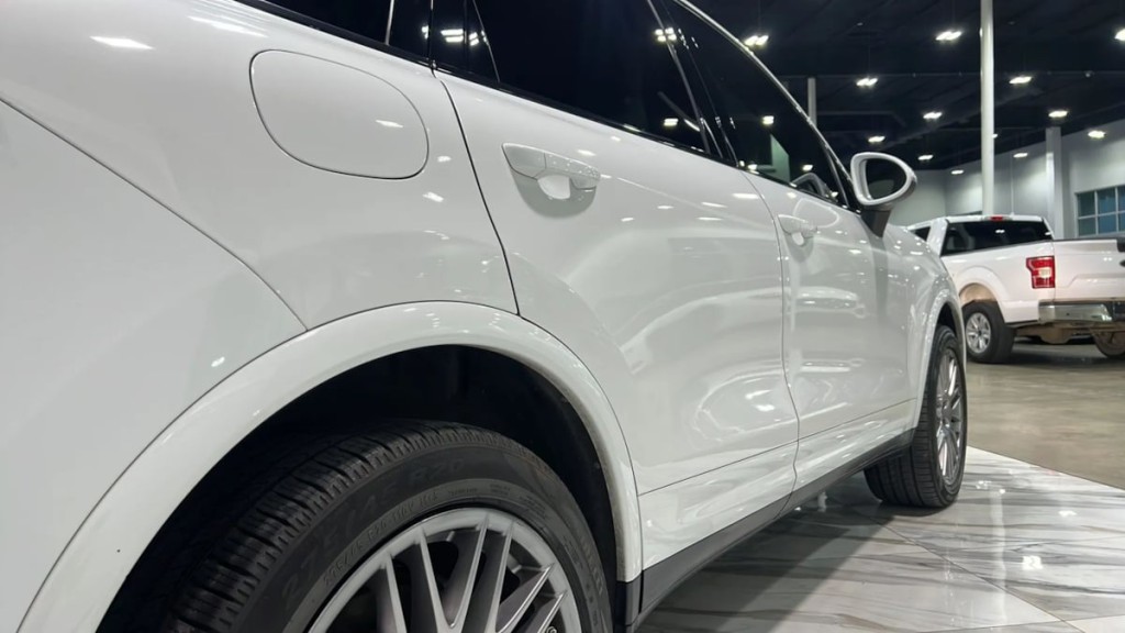 2017 Porsche Cayenne Image 13